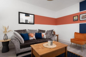 Hilltop House in Central Manchester - Free Parking